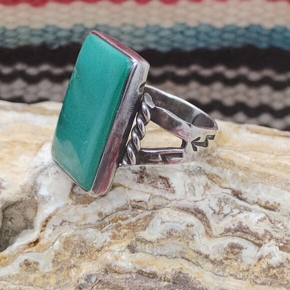 Vtg Native Sterling Silver Green Turquoise Ring Large Rectangle Size 6.5 - Picture 6 of 12